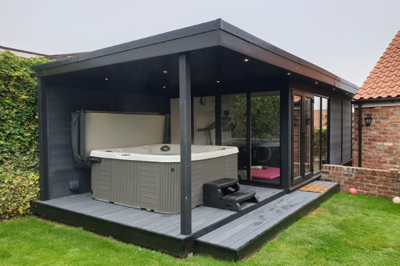 Relaxing Garden Room Hot Tub Retreat Norfolk